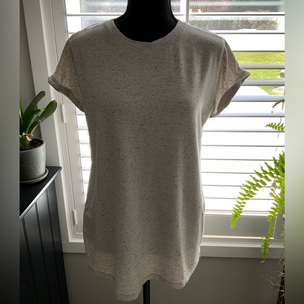 A Pea in the Pod Rolled Sleeve Tee Shirt Size S.